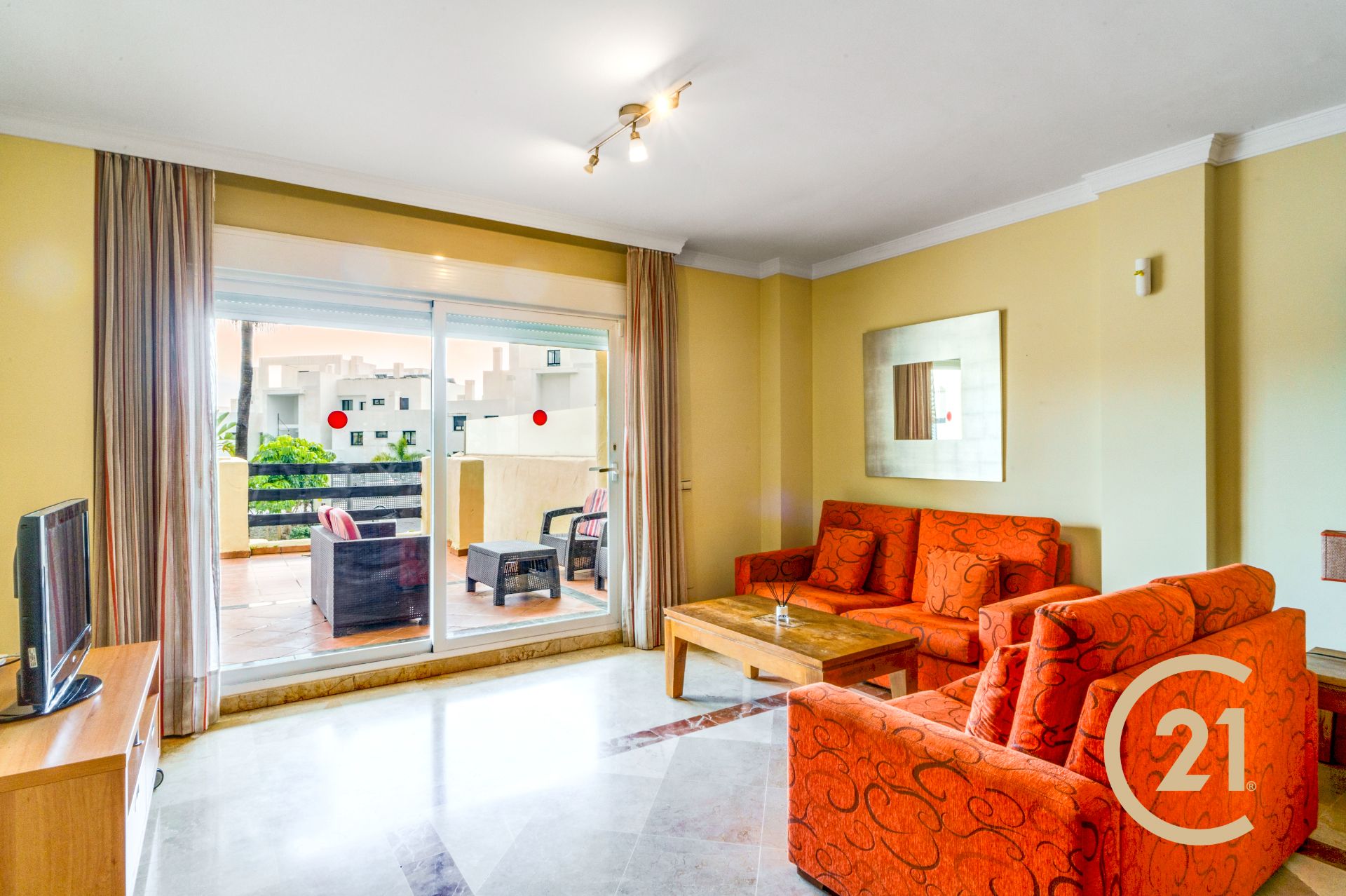 Living room of Planta baja for sale in Estepona  with Air Conditioner, Heating and Terrace
