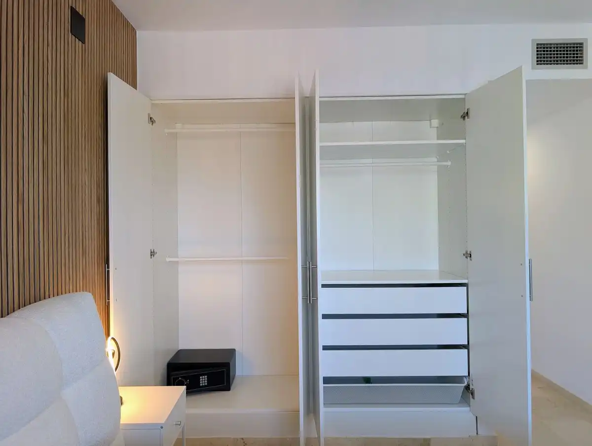 Habitación de Ático en venta en Estepona con Aire acondicionado y Terraza