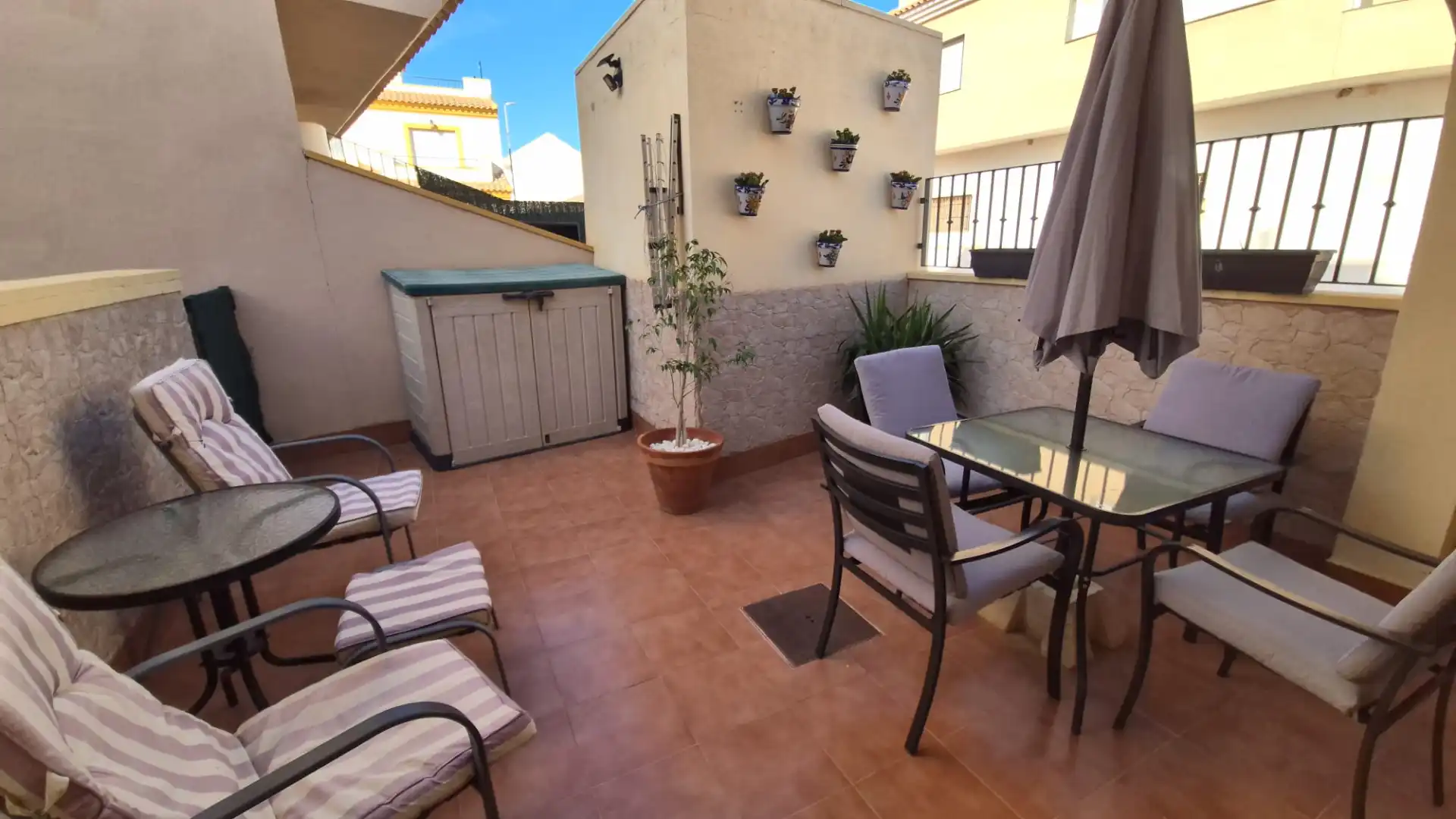 Terrace of Detached homes for sale in Dolores de Pacheco - Santa Rosalía