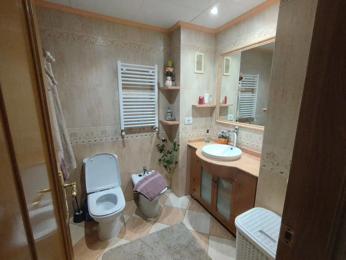 Piso con ascensor en venta en Piscinas, imagen 2