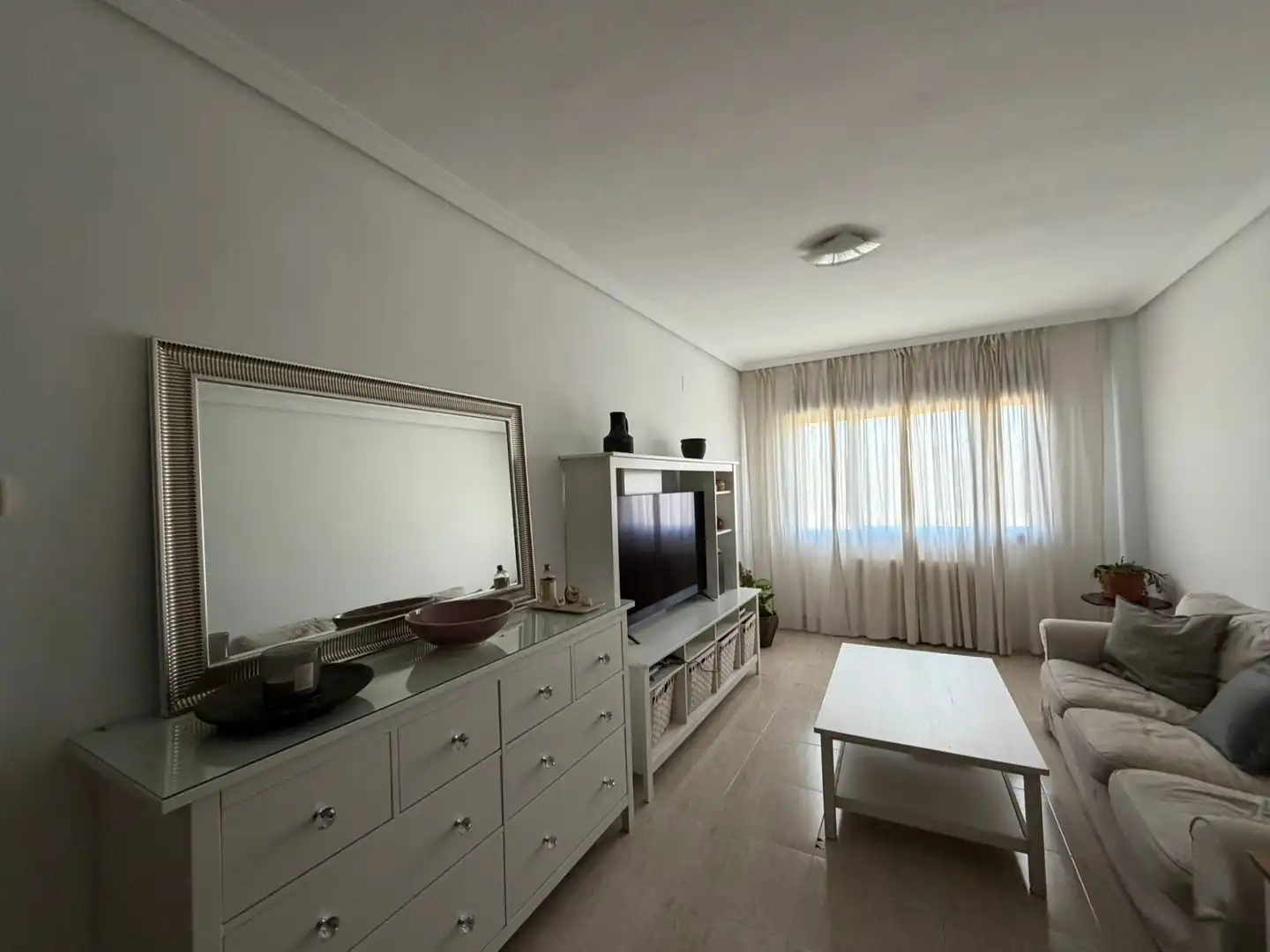 Flat with pool to rent in Calle Hércules 2
