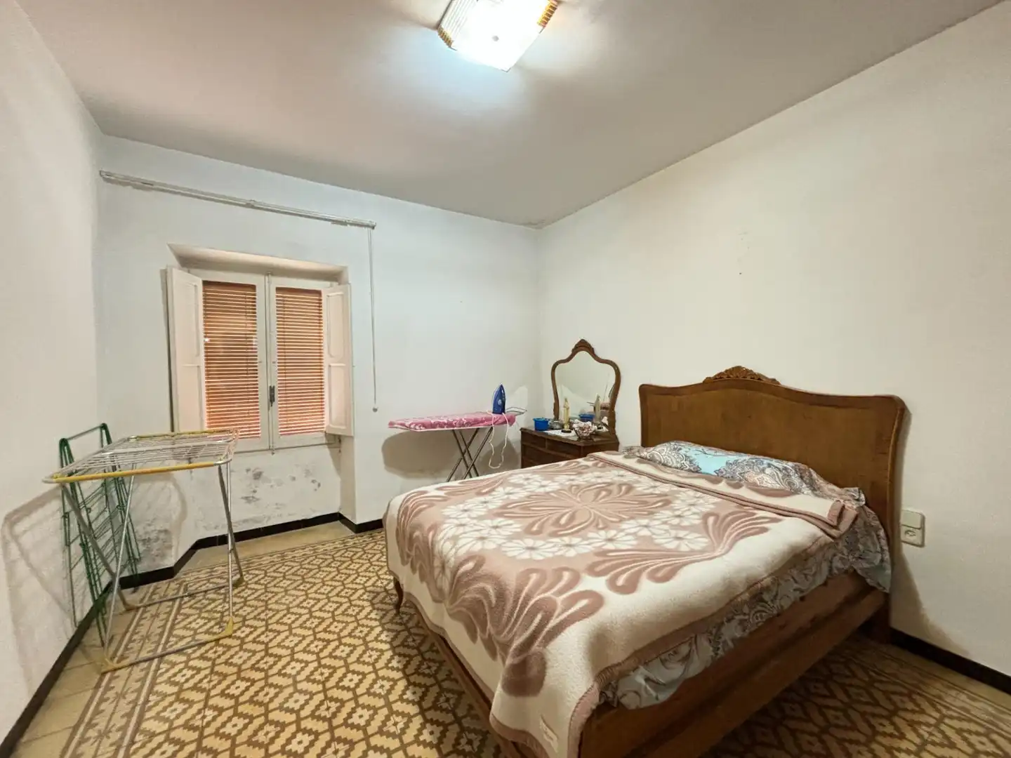 Habitación de Casa adosada en venta en Sant Feliu de Pallerols con Calefacción, Jardín privado y Terraza