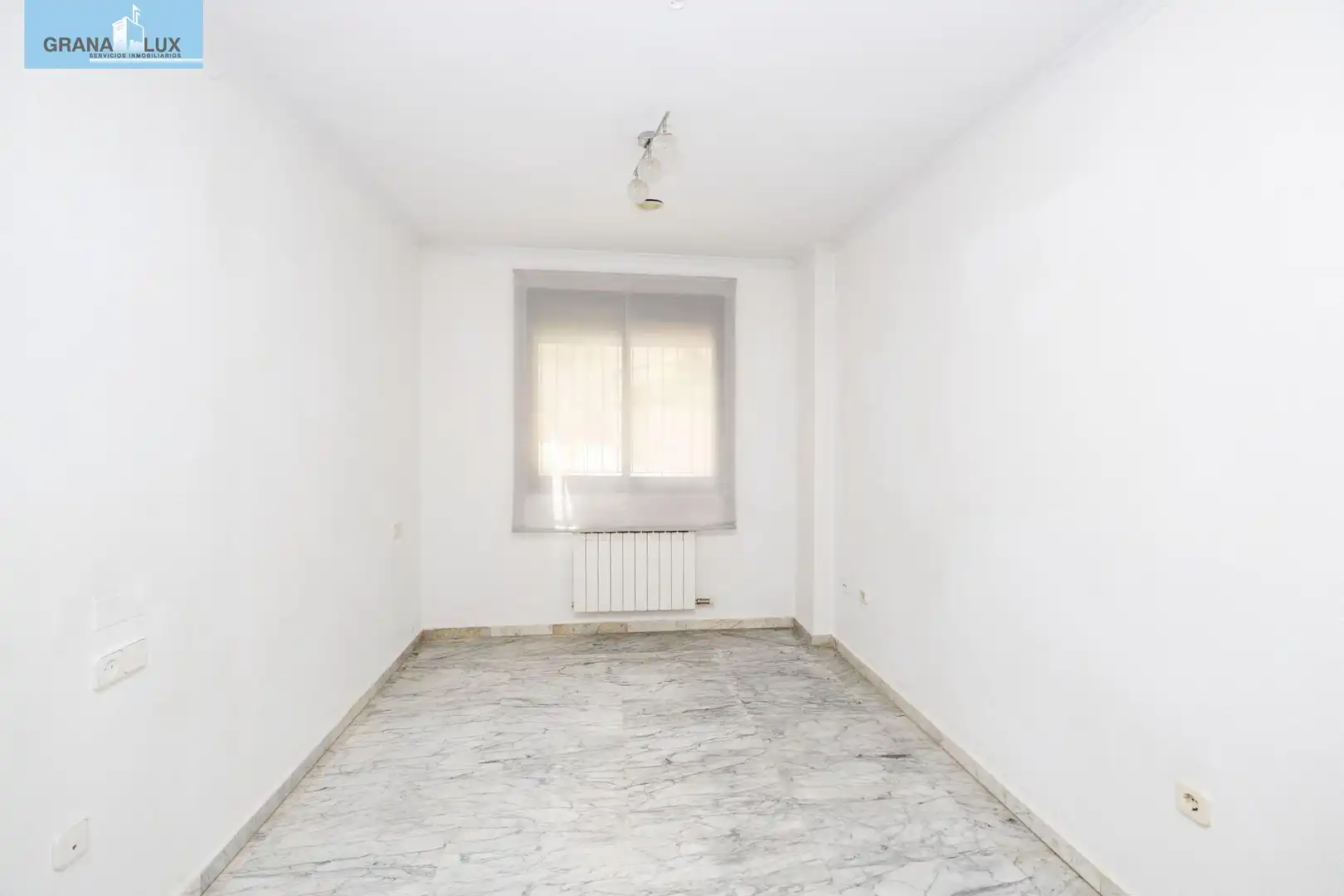 Bedroom of Flat for sale in Granada
