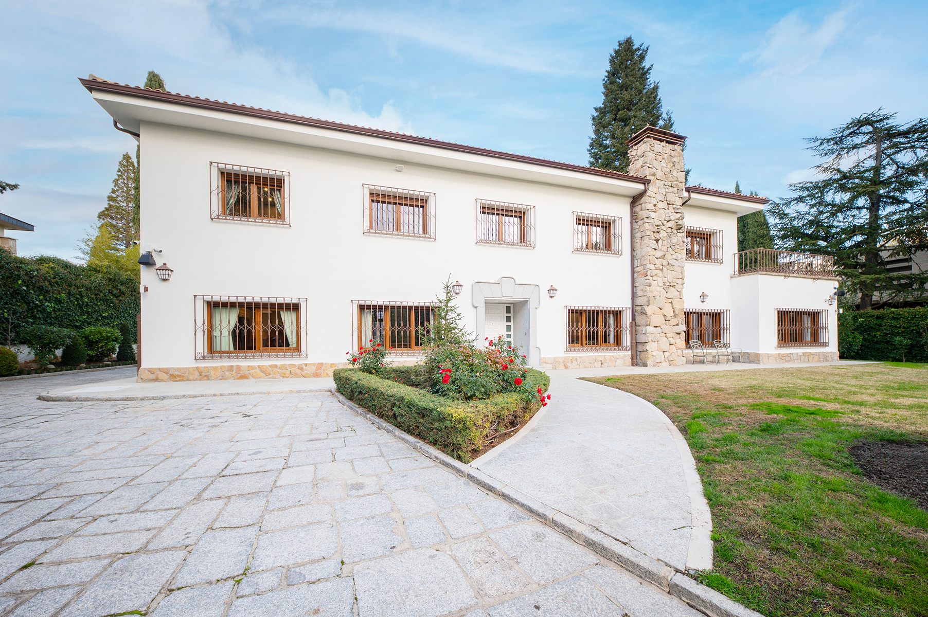 Vista exterior de Casa o xalet de lloguer en  Madrid Capital amb Aire condicionat, Jardí privat i Terrassa