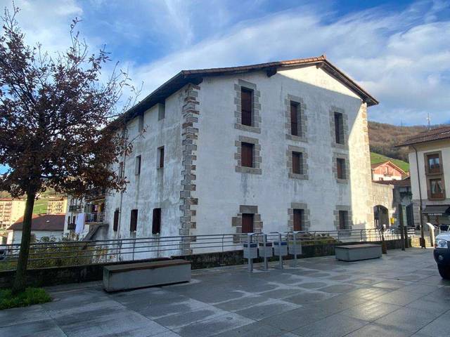 Casa-chalet en Venta en Herriko Enparantza en Berastegi