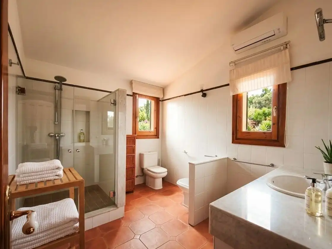 Bathroom of Houses for rent in Peralada  with Private garden, Terrace and Swimming Pool