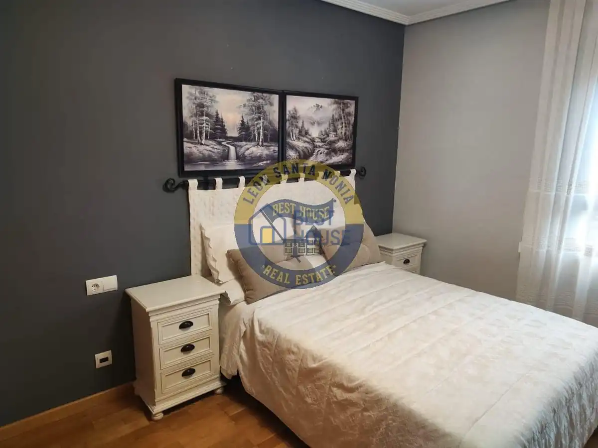 Bedroom of Apartments for rent in León Capital   with Heating, Parquet flooring and Furnished
