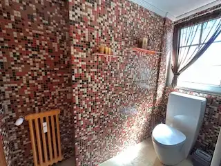 Bany de Apartament de lloguer en León Capital  amb Aire condicionat, Calefacció i Parquet