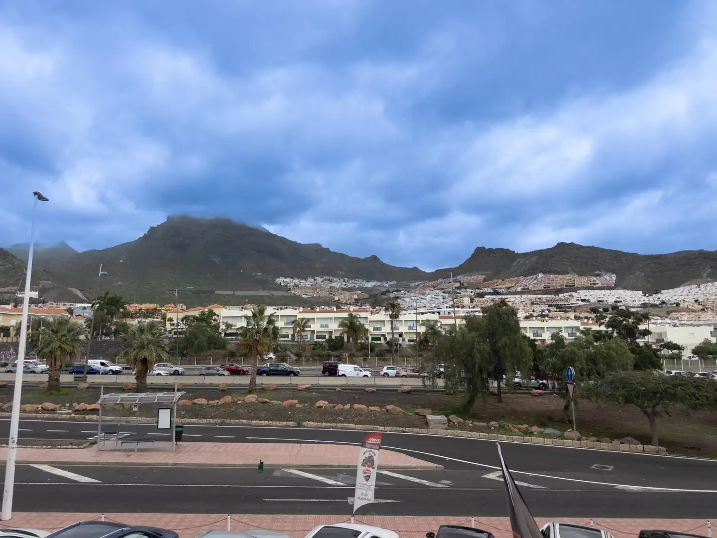 Vista exterior de Dúplex en venta en Adeje con Aire acondicionado, Jardín privado y Terraza