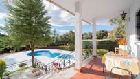 Jardí de Casa o xalet en venda en Boadilla del Monte amb Aire condicionat, Terrassa i Piscina