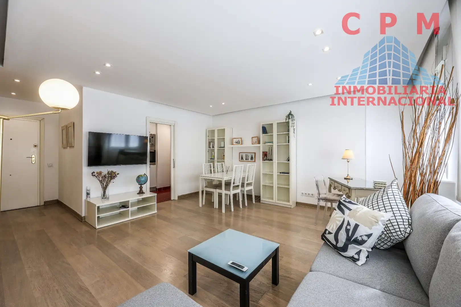 Living room of Flat for rent in Madrid  with Air Conditioner, Heating and Parquet flooring