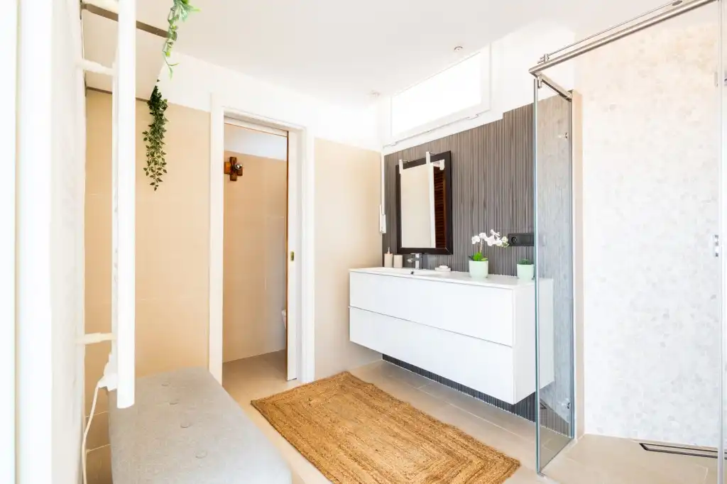 Bathroom of Houses for sale in Calvià  with Air Conditioner, Private garden and Terrace
