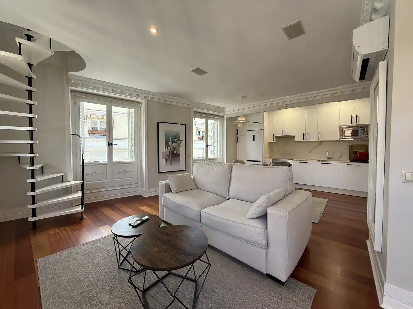 Wohnzimmer von Maisonette zur Miete in  Madrid Capital mit Klimaanlage und Balkon