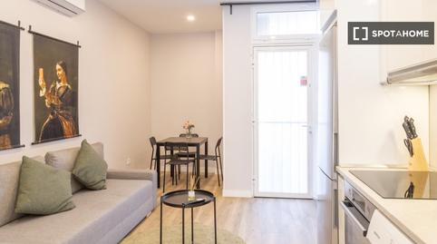 Foto 3 de Piso de alquiler en Canillas, Madrid
