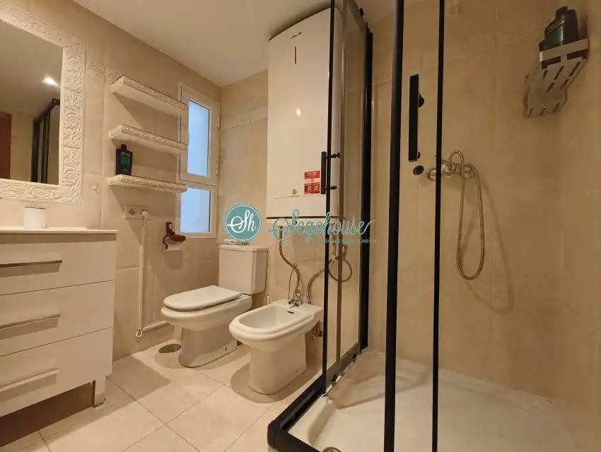 Baño de Piso en venta en Segovia con Aire acondicionado y Calefacción