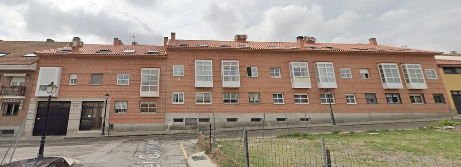 Vista exterior de Dúplex en venda en Población de Arroyo amb Traster, Piscina i Piscina comunitària