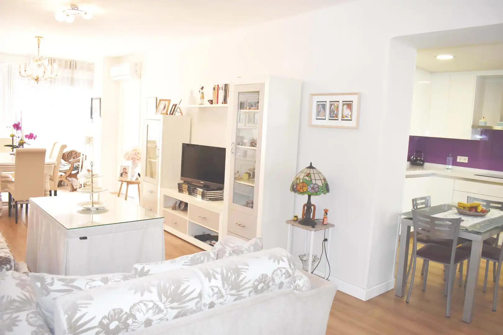 Living room of Flat for rent in Granada  with Air Conditioner, Heating and Furnished