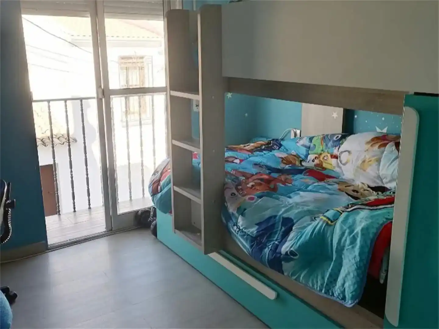 Schlafzimmer von Einfamilien-Reihenhaus zum Verkauf in Carcabuey mit Klimaanlage und Balkon