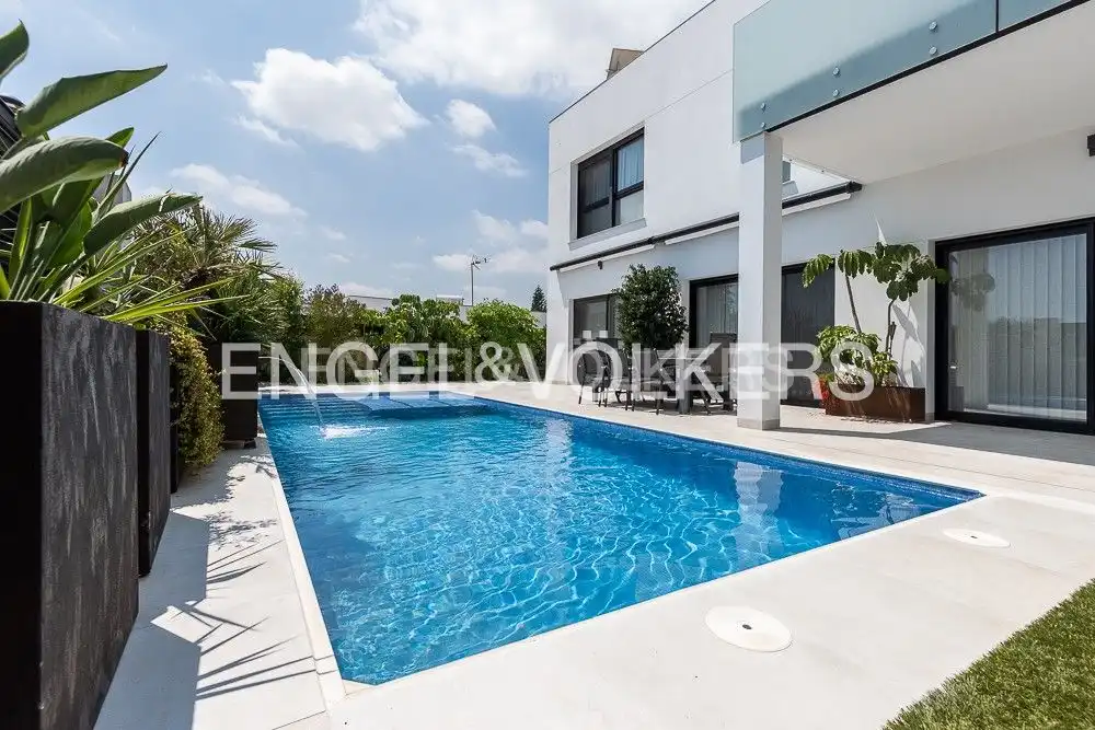 Piscina de Casa o chalet en venta en Zona Avenida Alta - Auditorio