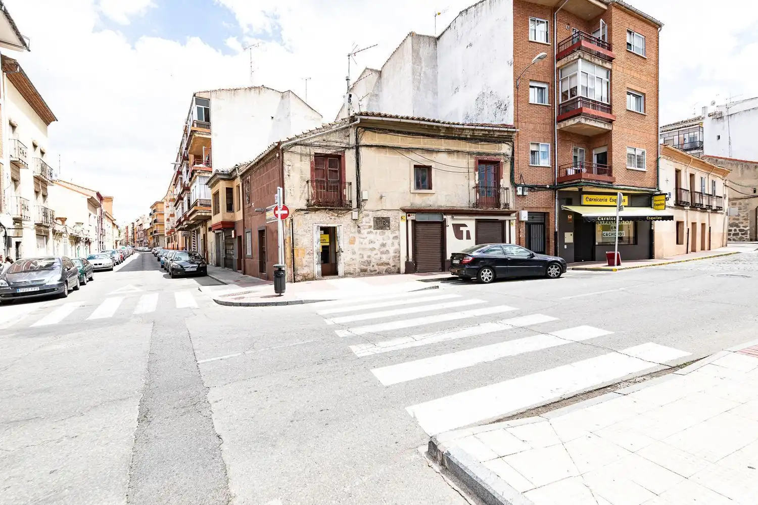 Außenansicht von Gebäude zum Verkauf in Ávila