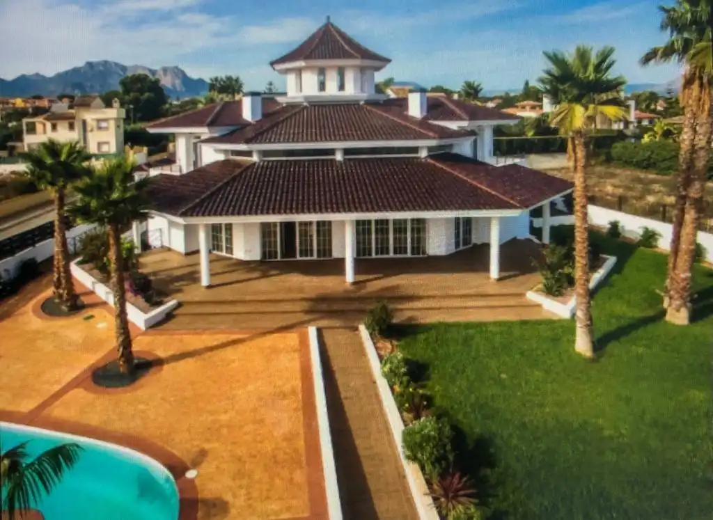 Casa o xalet en venda a Calle TENERIFE, Pueblo - Urbanizaciones