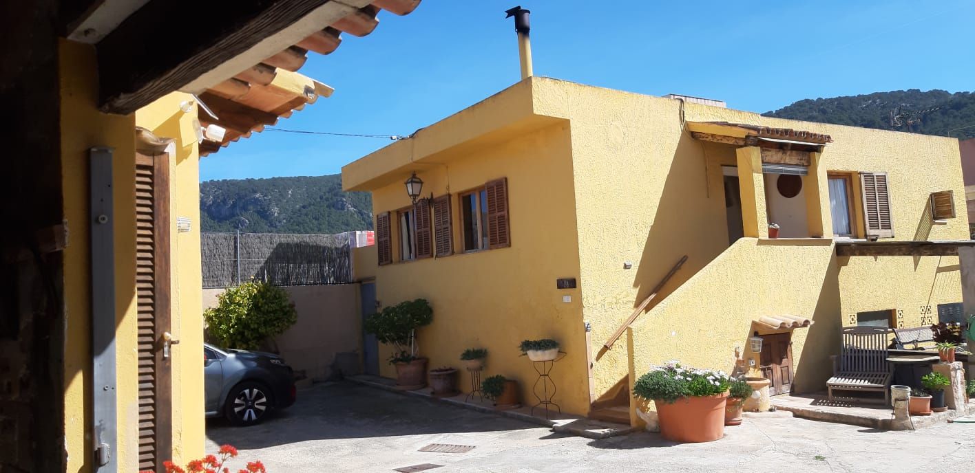 Vista exterior de Casa o xalet en venda en Andratx amb Jardí privat i Terrassa