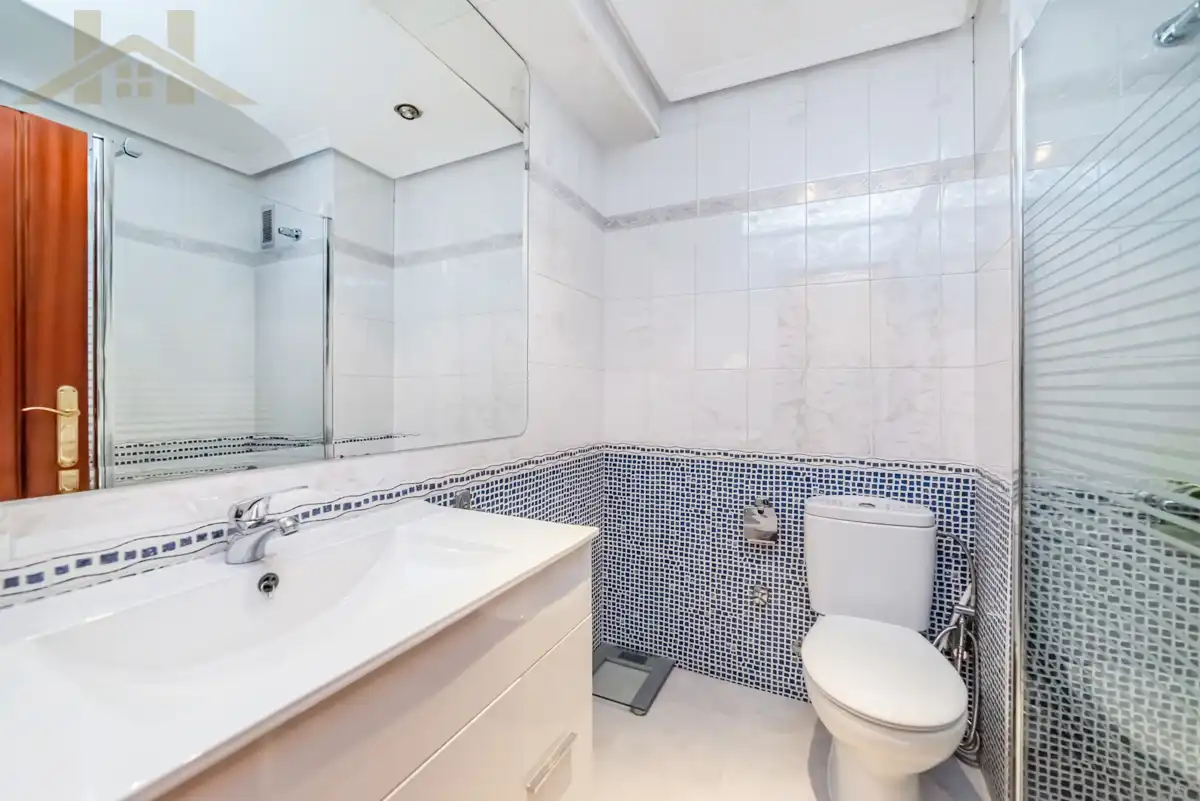 Bathroom of Flat for sale in Alcorcón  with Heating, Terrace and Furnished