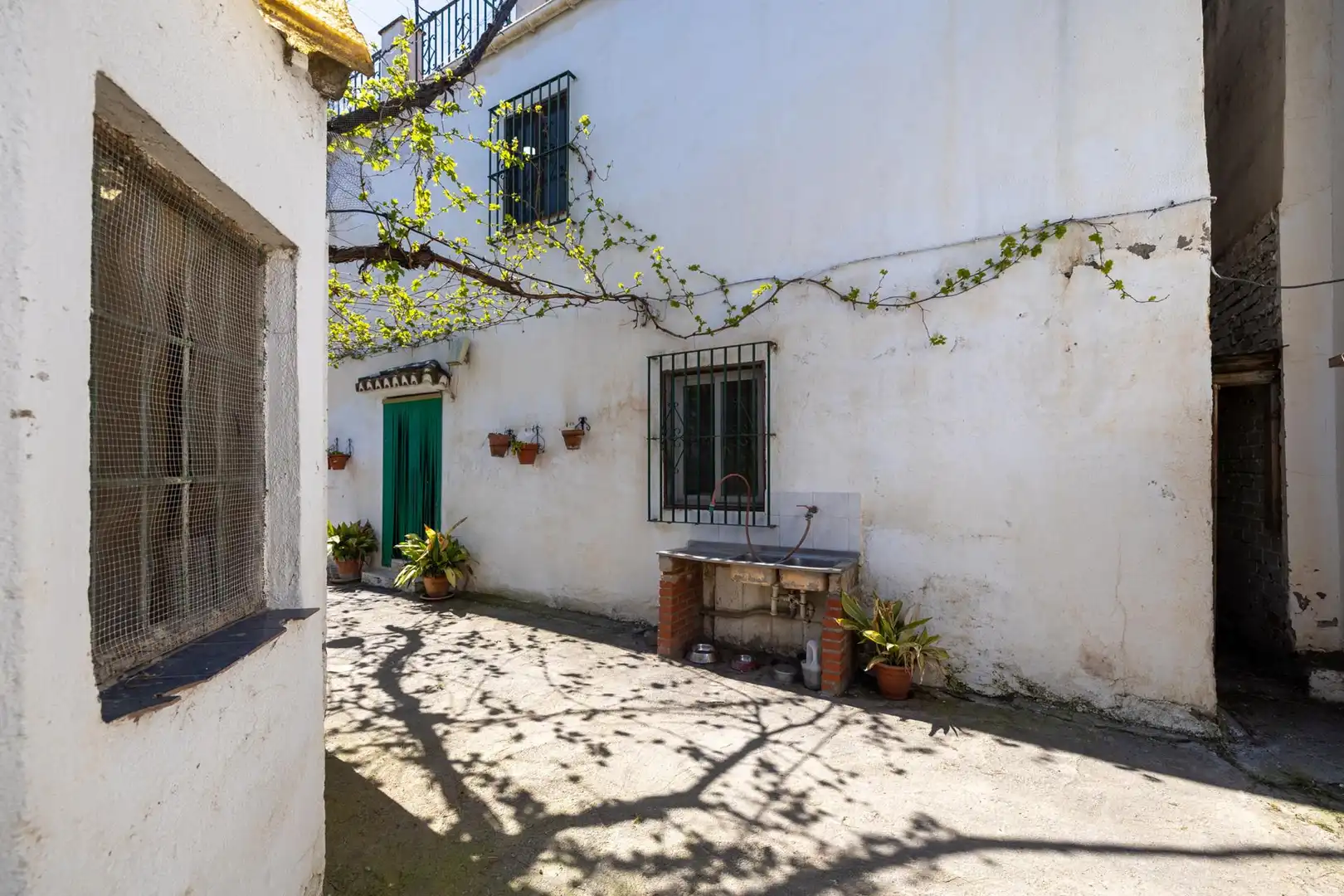Außenansicht von Country house zum Verkauf in Armilla mit Privatgarten und Terrasse