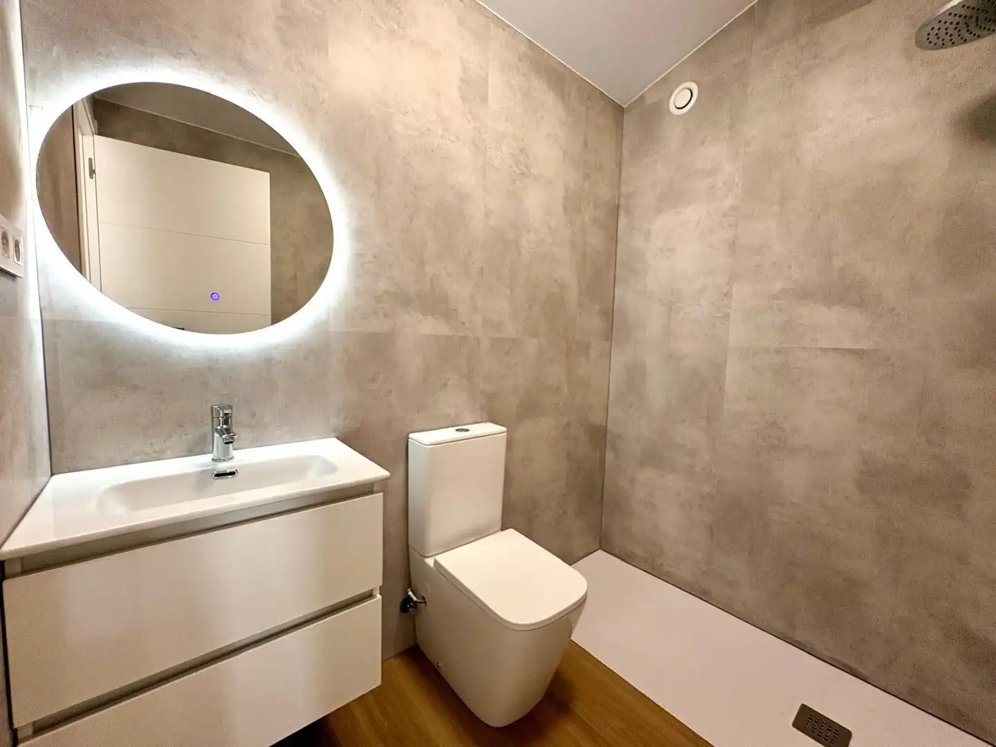 Baño de Ático en venta en Santa Perpètua de Mogoda con Aire acondicionado, Calefacción y Parquet