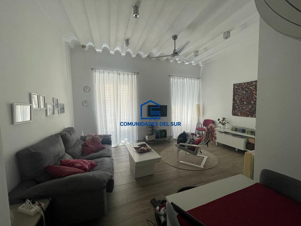 Sala d'estar de Pis en venda en  Cádiz Capital amb Moblat i Balcó