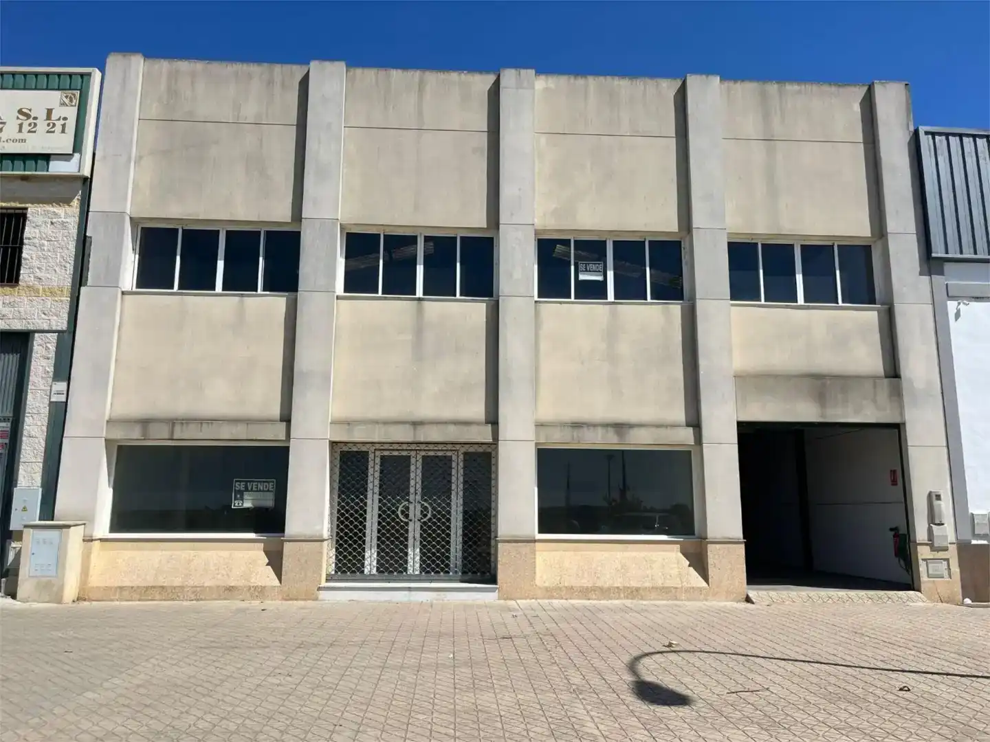 Vista exterior de Nave industrial en venta en La Puebla del Río