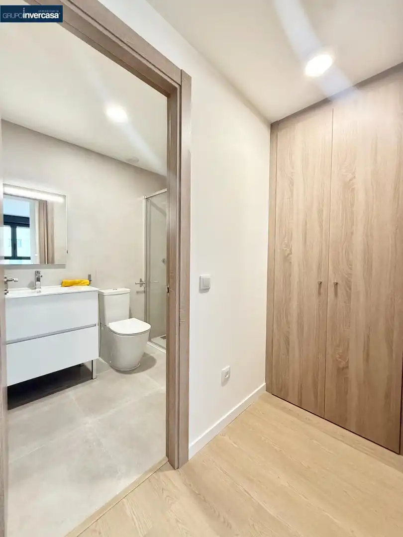 Badezimmer von Wohnung zur Miete in Quart de Poblet mit Klimaanlage, Abstellraum und Möbliert