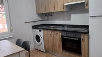 Cuina de Apartament de lloguer en San Andrés del Rabanedo amb Calefacció