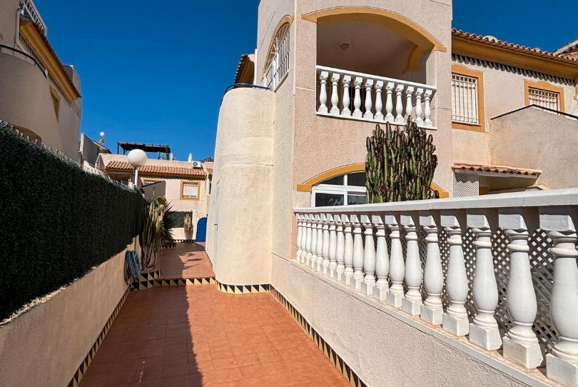 Foto 1 de Casa o xalet en venda a Avenida Rosa Mazón Valero, 18, Parque Acuático - Sector 25, Alicante