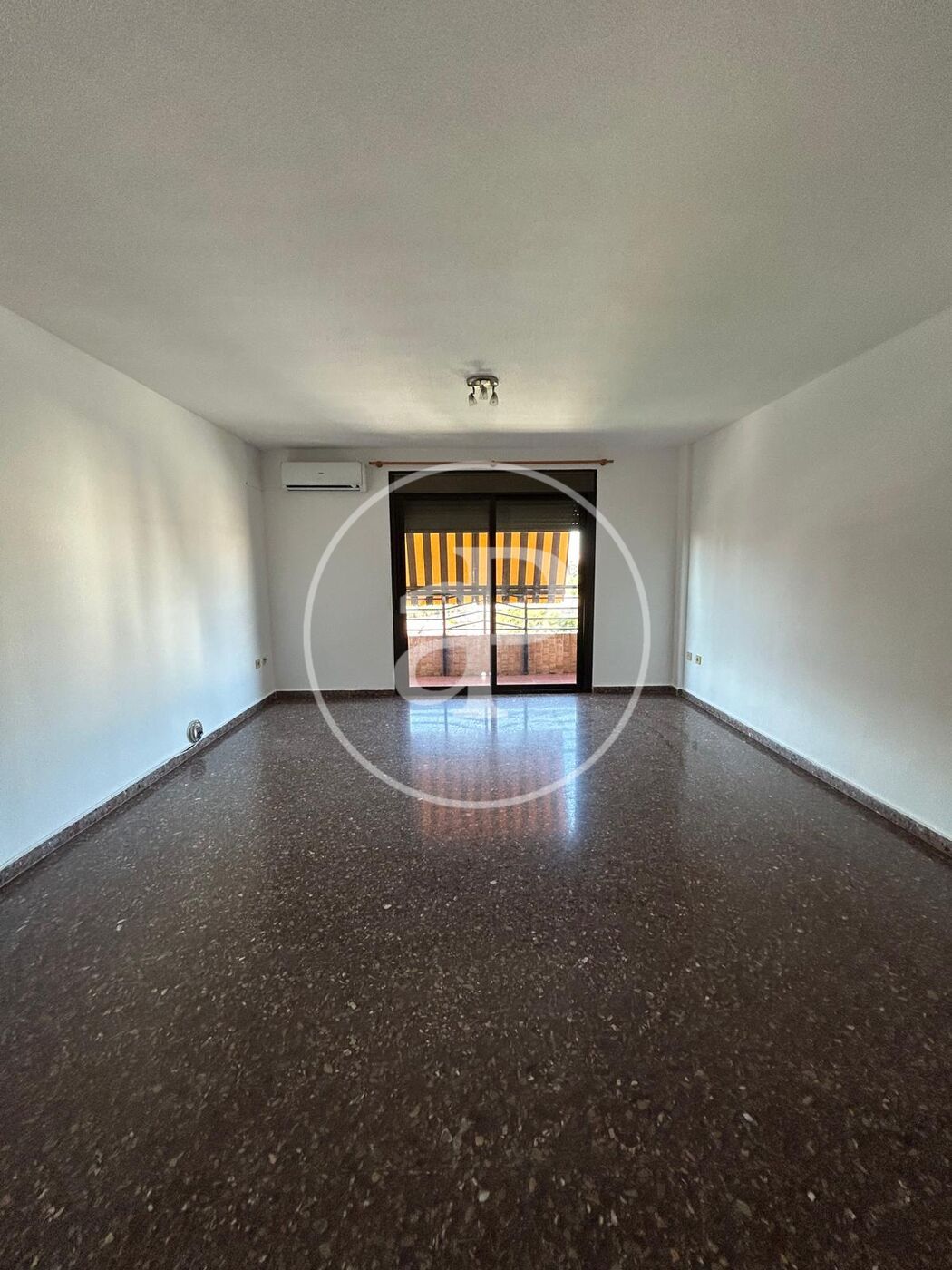 Exterior view of Flat to rent in  Valencia Capital  with Heating, Balcony and Pets allowed