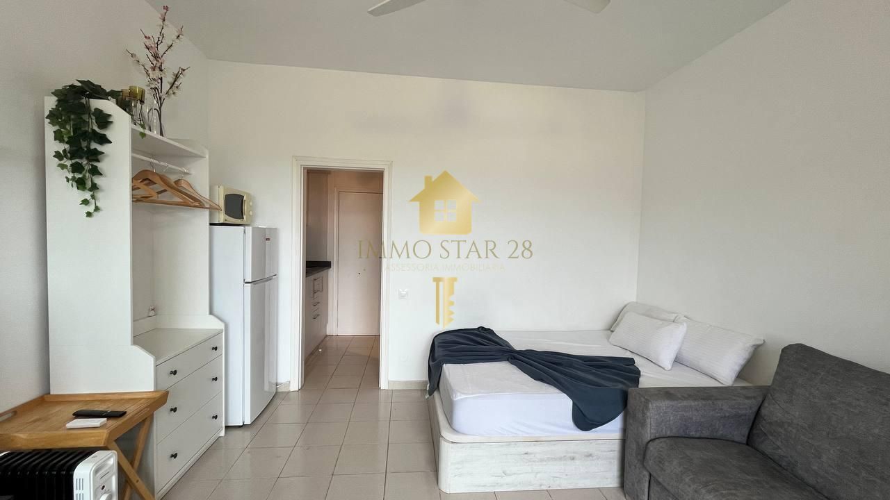 Estudio de alquiler en Carrer de l'Alhambra, Nord