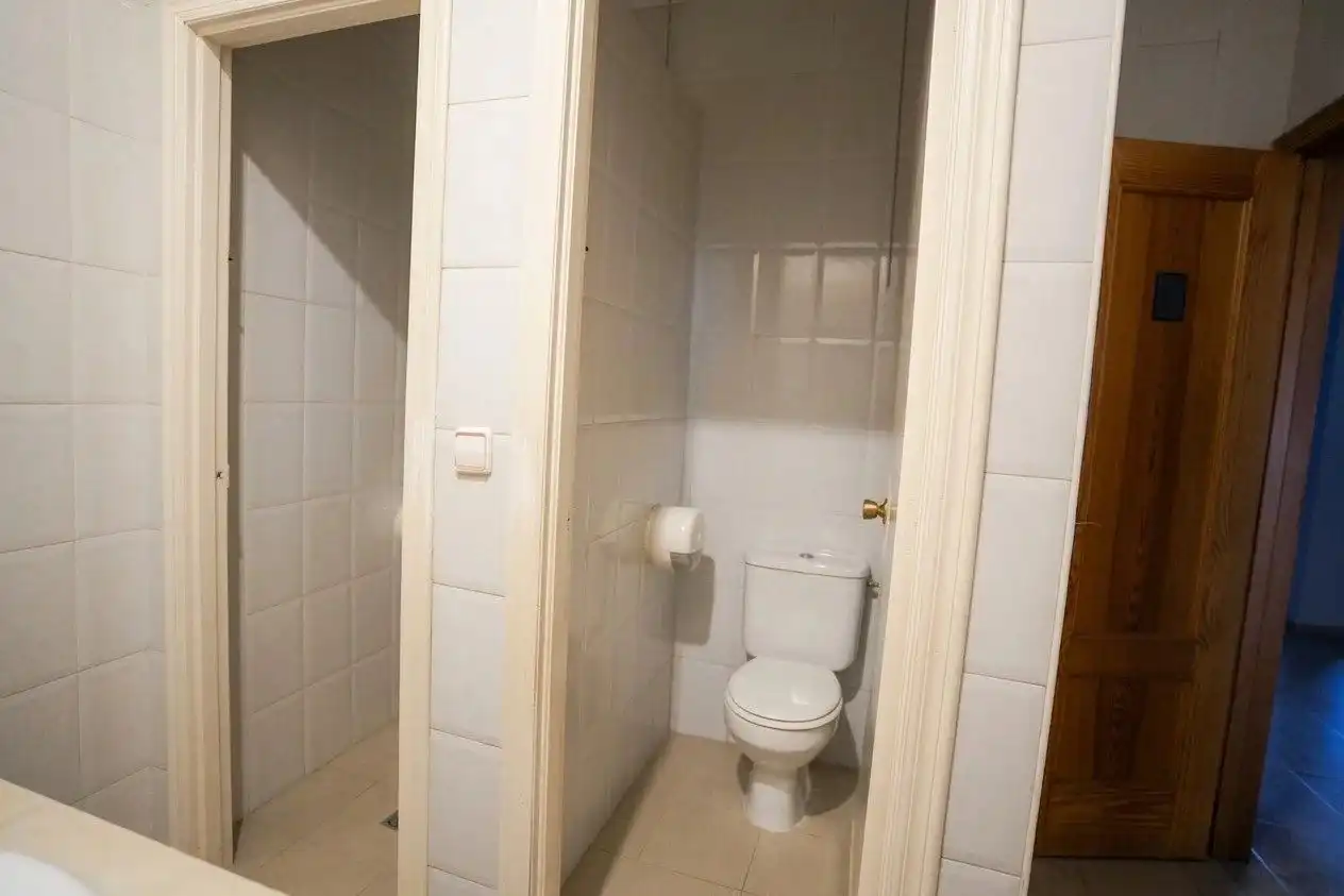 Baño de Local en venta en Guadiana, Badajoz