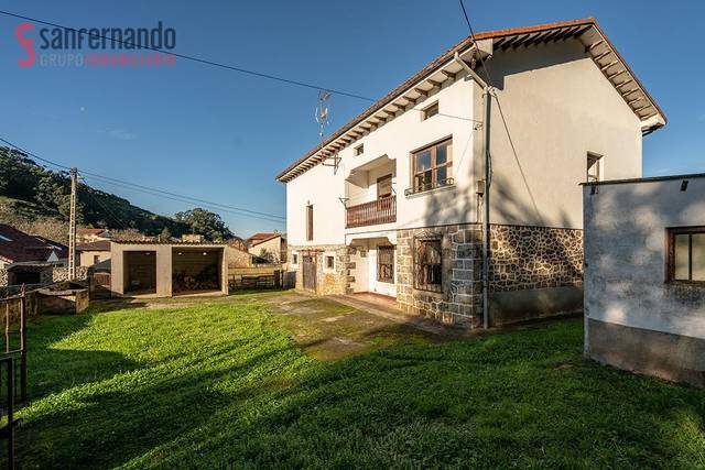 Casa-chalet en Venta en Barrio Barrio Viallán, 248 en Alfoz de Lloredo