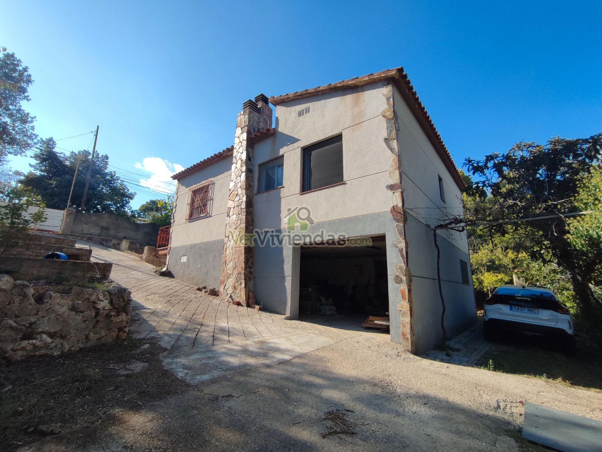Vista exterior de Casa o xalet en venda en Vallirana amb Calefacció, Jardí privat i Terrassa