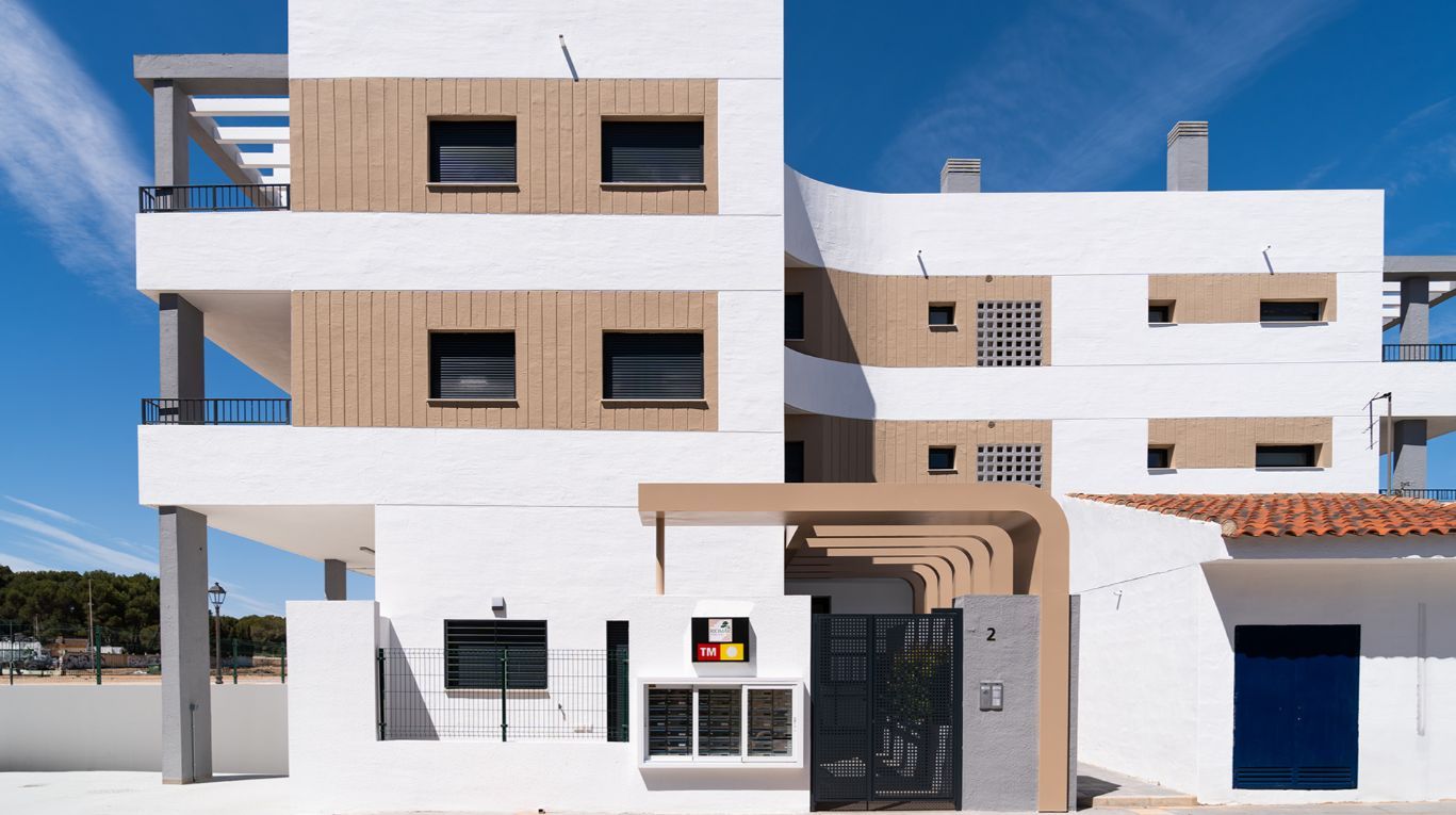 Vista exterior de Àtic en venda en Pilar de la Horadada amb Piscina comunitària