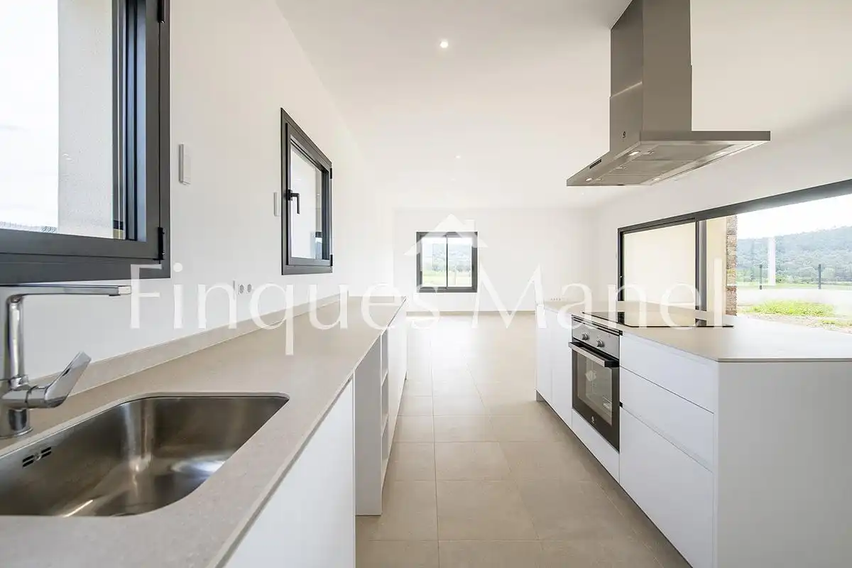 Cocina de Casa o chalet en venta en Maià de Montcal con Aire acondicionado, Jardín privado y Terraza