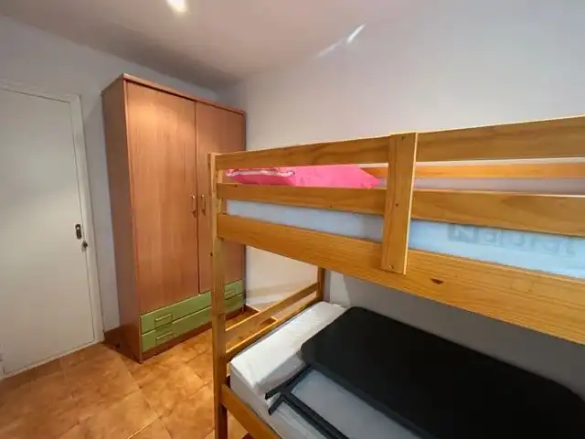 Habitación de Apartamento de alquiler en Castell d'Aro, Platja d'Aro i s'Agaró con Terraza, Amueblado y Lavadora