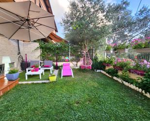 Jardí de Casa o xalet en venda en Entrena amb Aire condicionat, Calefacció i Terrassa