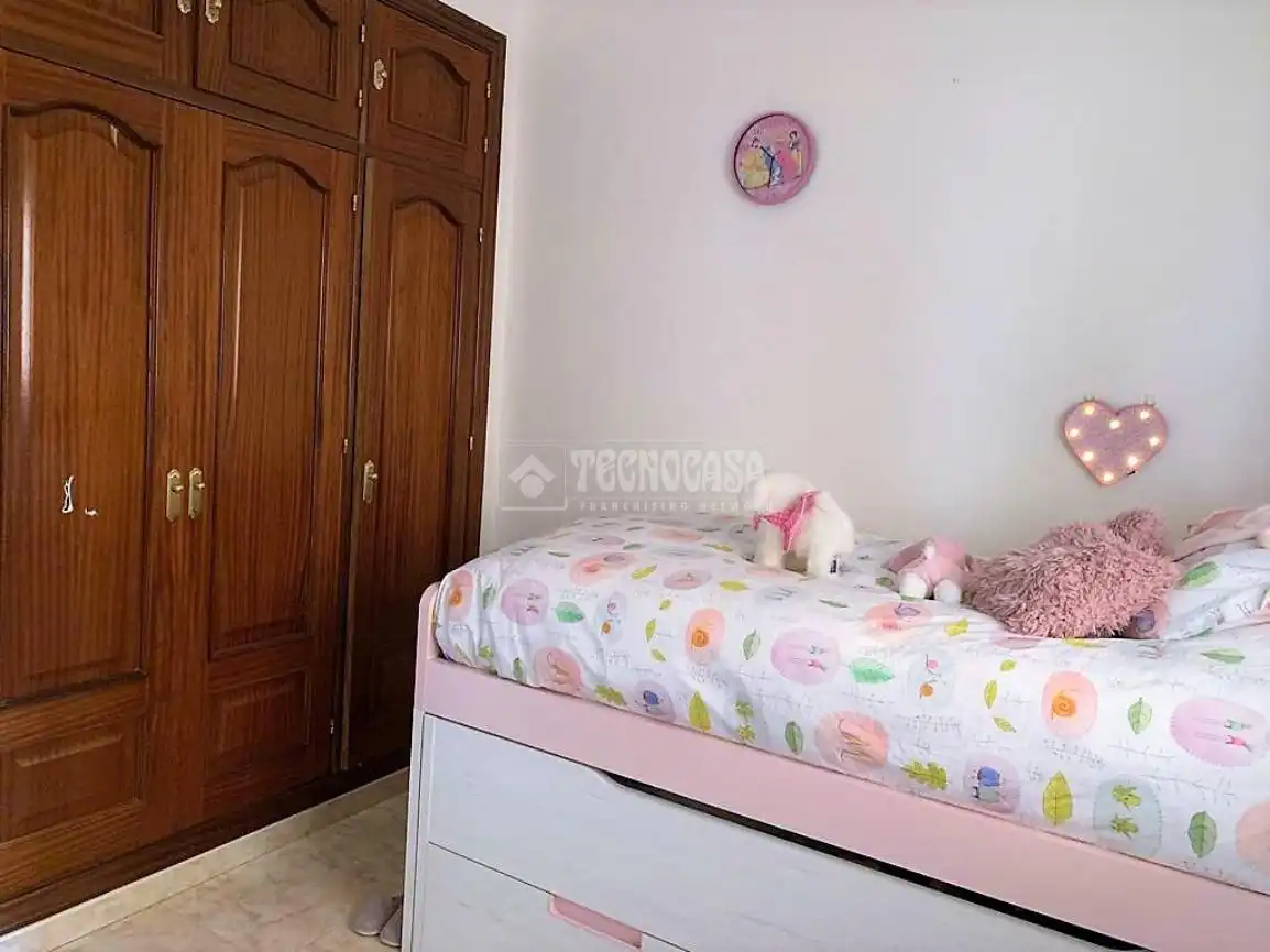 Bedroom of Flat for sale in Fuengirola