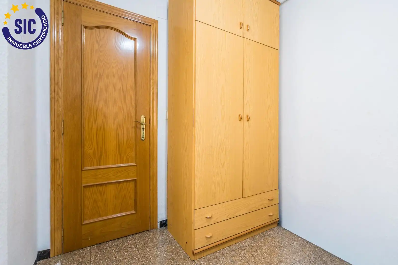 Habitación de Piso en venta en Valencia con Aire acondicionado y Balcón