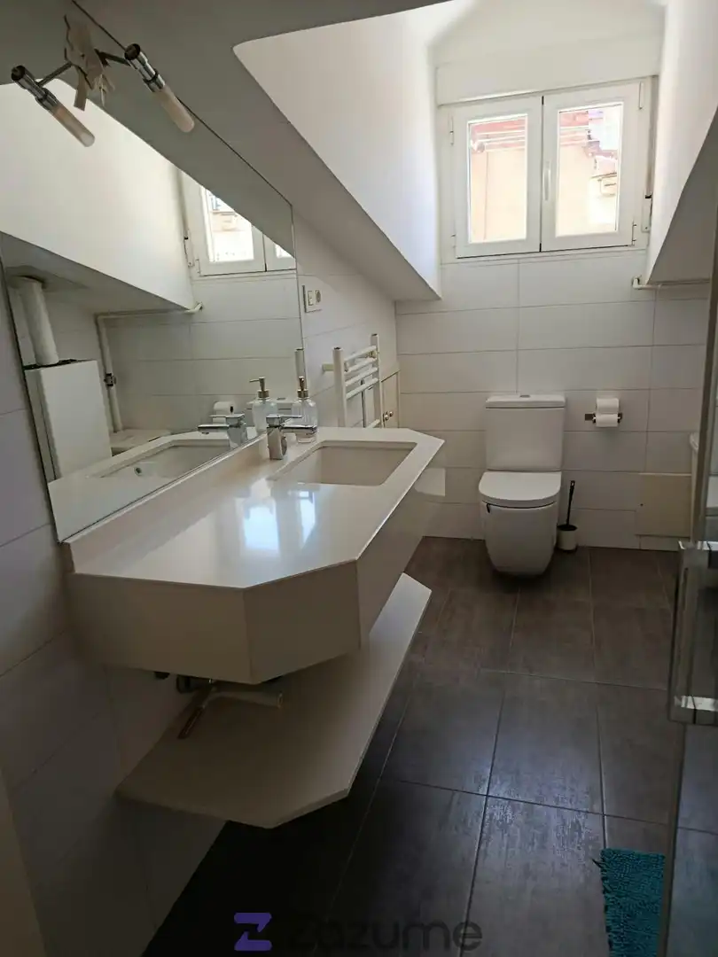 Badezimmer von Wohnung zur Miete in León Capital  mit Heizung, Möbliert und Ofen