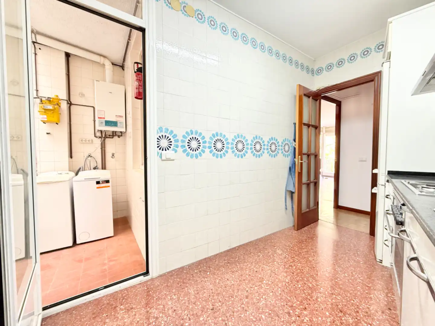 Kitchen of Flat for sale in Sant Just Desvern  with Air Conditioner, Heating and Parquet flooring