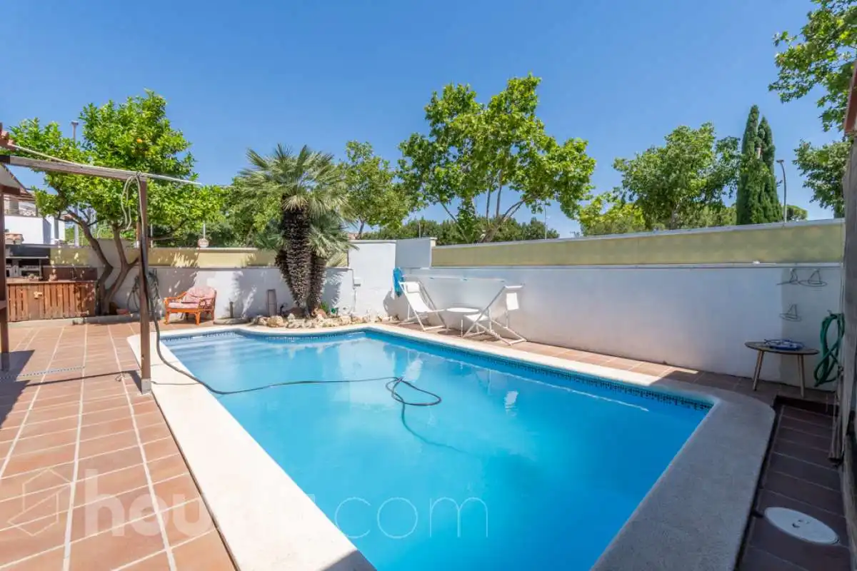 Swimming pool of Houses for sale in Sant Pere de Ribes  with Air Conditioner, Heating and Private garden