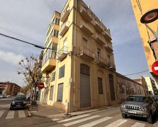 Vista exterior de Edifici en venda en Tortosa