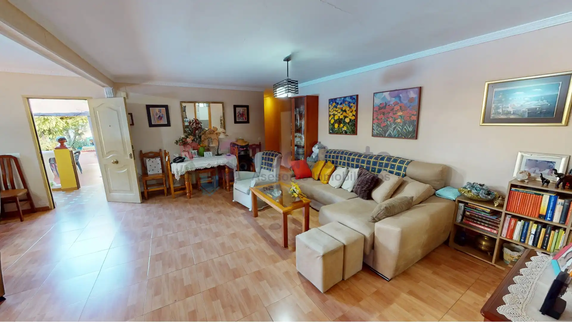 Sala d'estar de Casa o xalet en venda en Alcalá de Guadaira amb Aire condicionat, Jardí privat i Piscina